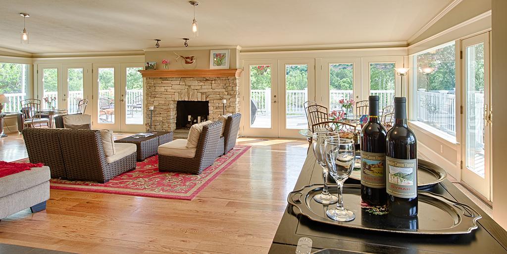 Warm Springs Inn & Winery Sunnyslope エクステリア 写真