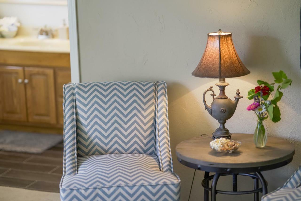 Warm Springs Inn & Winery Sunnyslope エクステリア 写真